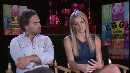 ashley-greene-dot-nl_CGBG-interviews-Screenslam0205.jpg