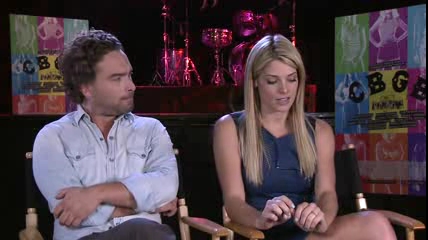 ashley-greene-dot-nl_CGBG-interviews-Screenslam0208.jpg