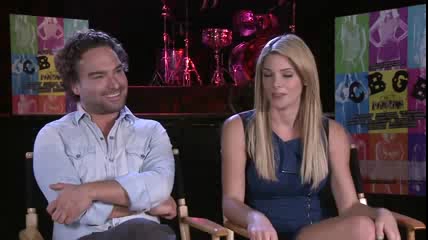 ashley-greene-dot-nl_CGBG-interviews-Screenslam0221.jpg