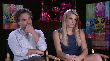 ashley-greene-dot-nl_CGBG-interviews-Screenslam0231.jpg