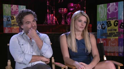 ashley-greene-dot-nl_CGBG-interviews-Screenslam0233.jpg