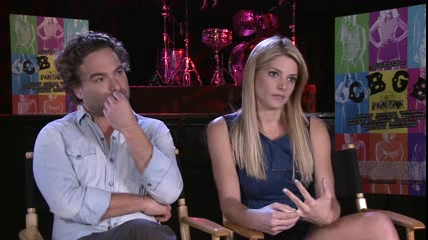 ashley-greene-dot-nl_CGBG-interviews-Screenslam0241.jpg