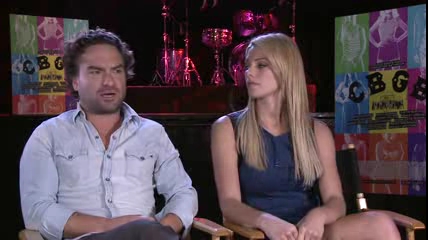 ashley-greene-dot-nl_CGBG-interviews-Screenslam0250.jpg