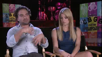 ashley-greene-dot-nl_CGBG-interviews-Screenslam0292.jpg