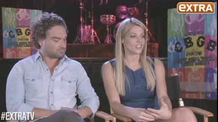 ashley-greene-dot-nl_CGBG-interviews-ExtraTV0063.jpg