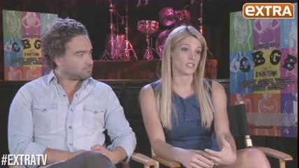 ashley-greene-dot-nl_CGBG-interviews-ExtraTV0066.jpg