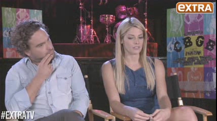 ashley-greene-dot-nl_CGBG-interviews-ExtraTV0074.jpg