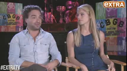 ashley-greene-dot-nl_CGBG-interviews-ExtraTV0095.jpg