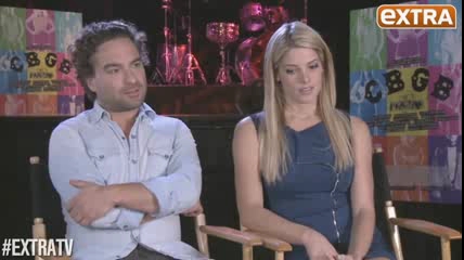 ashley-greene-dot-nl_CGBG-interviews-ExtraTV0111.jpg