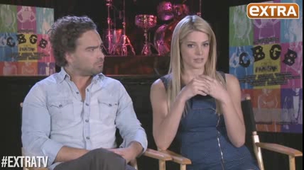 ashley-greene-dot-nl_CGBG-interviews-ExtraTV0151.jpg