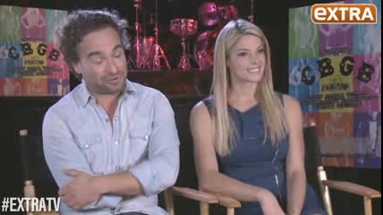 ashley-greene-dot-nl_CGBG-interviews-ExtraTV0164.jpg