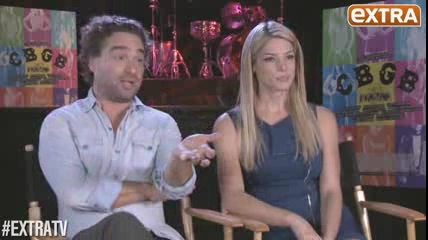 ashley-greene-dot-nl_CGBG-interviews-ExtraTV0165.jpg