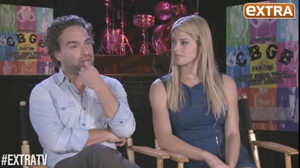 ashley-greene-dot-nl_CGBG-interviews-ExtraTV0177.jpg