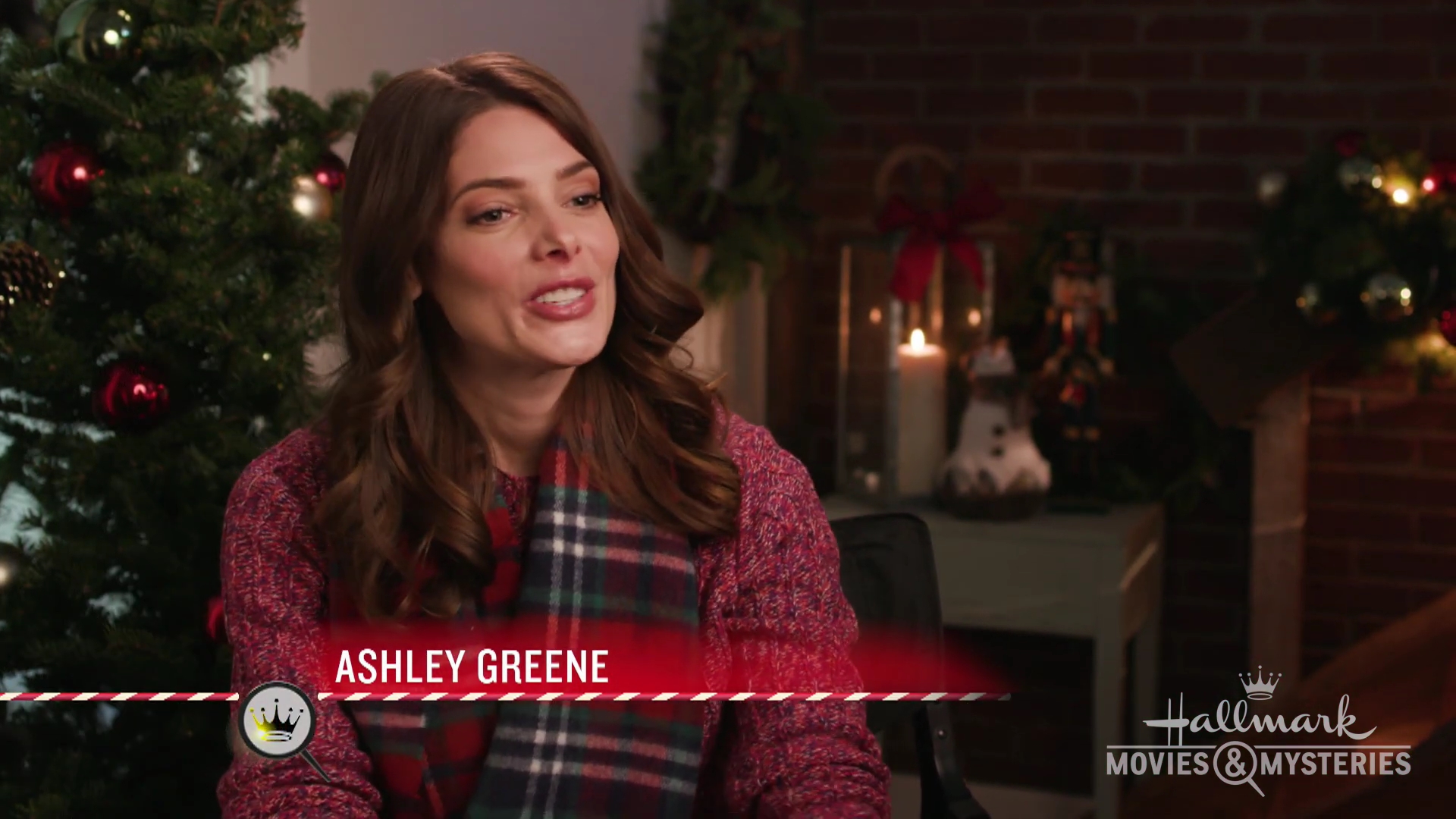Ashley-Greene-dot-nl_Hallmark-ChristmasOnMyMind-SleighBellStories0025.jpg