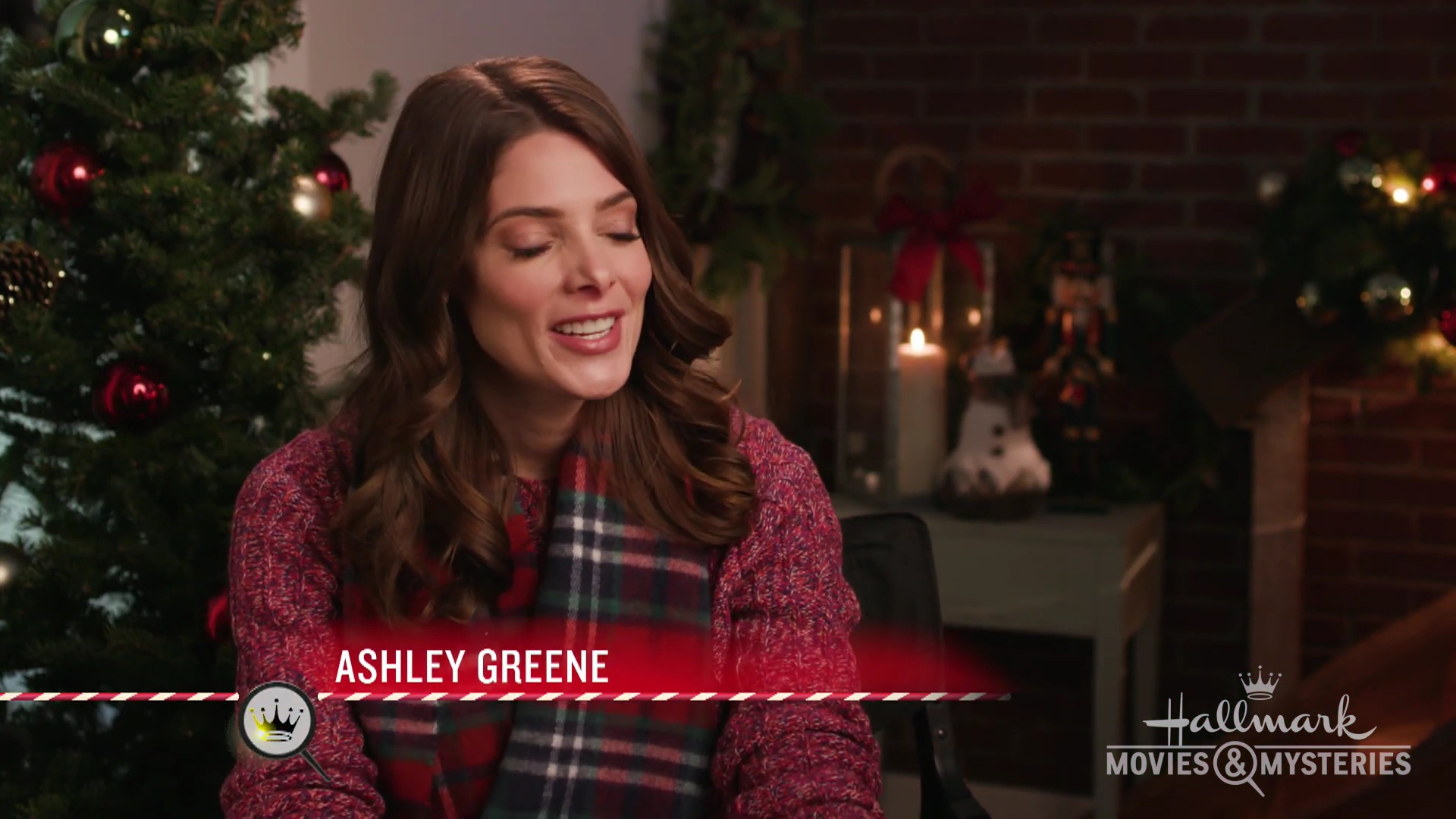 Ashley-Greene-dot-nl_Hallmark-ChristmasOnMyMind-SleighBellStories0026.jpg