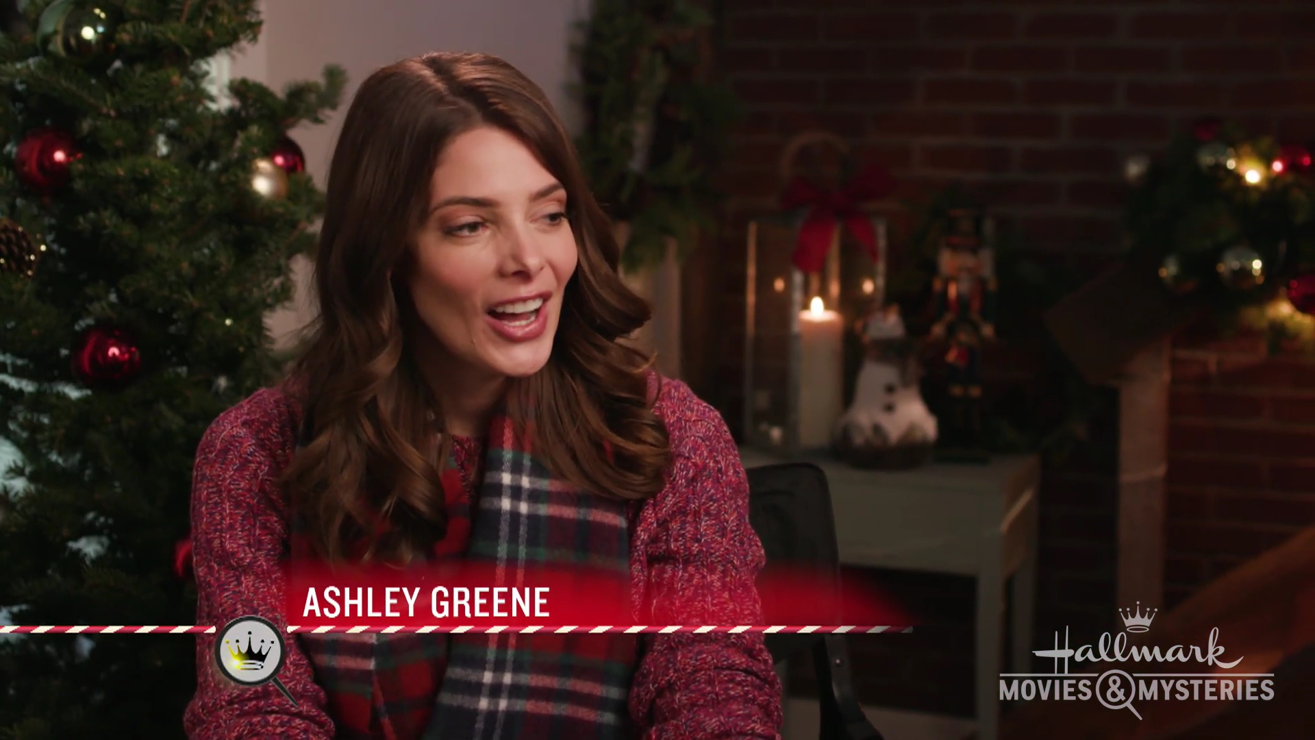 Ashley-Greene-dot-nl_Hallmark-ChristmasOnMyMind-SleighBellStories0027.jpg