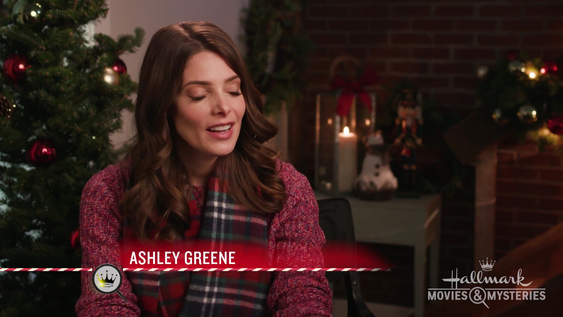 Ashley-Greene-dot-nl_Hallmark-ChristmasOnMyMind-SleighBellStories0028.jpg