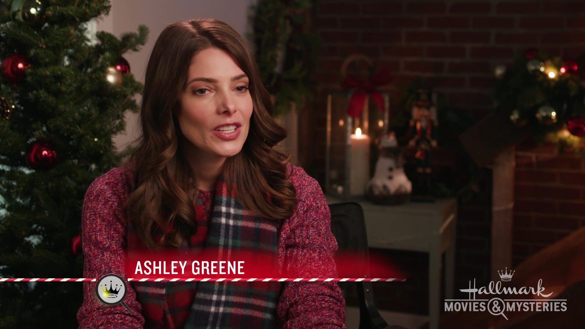 Ashley-Greene-dot-nl_Hallmark-ChristmasOnMyMind-SleighBellStories0030.jpg