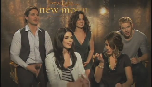 Ashley-Greene-dot-nl_NewMooninterview-PopSugar0001.jpg Ashley-Greene-dot-nl_NewMooninterview-PopSugar0001.jpg