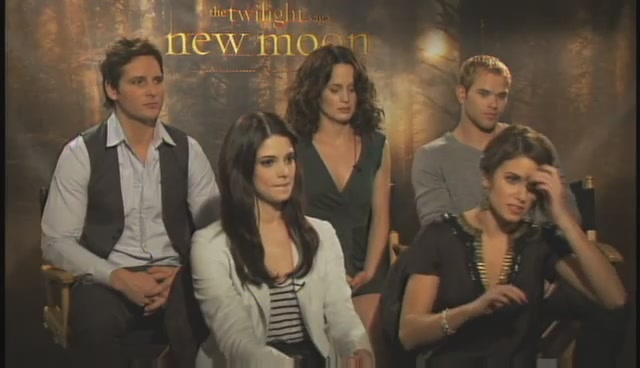 Ashley-Greene-dot-nl_NewMooninterview-PopSugar0010.jpg