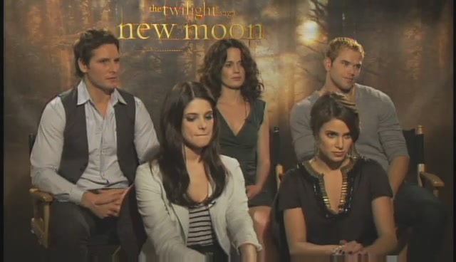 Ashley-Greene-dot-nl_NewMooninterview-PopSugar0031.jpg