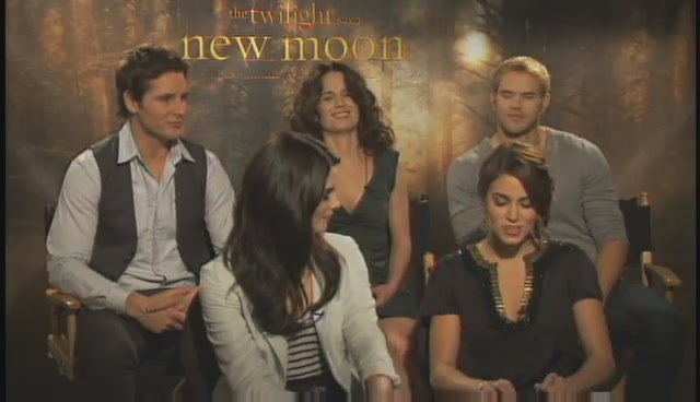 Ashley-Greene-dot-nl_NewMooninterview-PopSugar0042.jpg Ashley-Greene-dot-nl_NewMooninterview-PopSugar0042.jpg