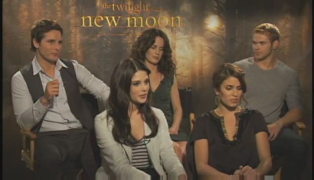 Ashley-Greene-dot-nl_NewMooninterview-PopSugar0100.jpg