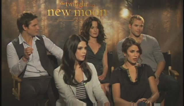 Ashley-Greene-dot-nl_NewMooninterview-PopSugar0112.jpg