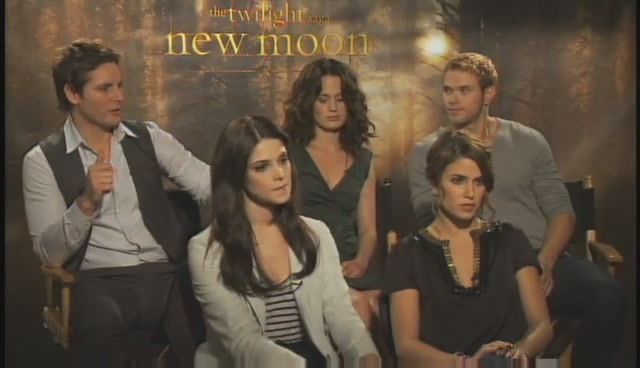 Ashley-Greene-dot-nl_NewMooninterview-PopSugar0115.jpg