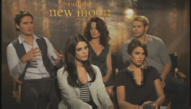 Ashley-Greene-dot-nl_NewMooninterview-PopSugar0117.jpg