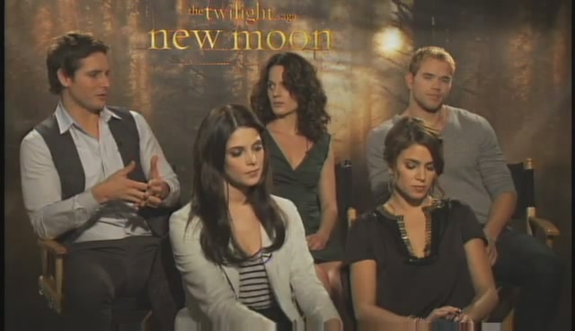 Ashley-Greene-dot-nl_NewMooninterview-PopSugar0119.jpg