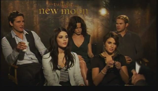 Ashley-Greene-dot-nl_NewMooninterview-TheMovieGuycom0006.jpg
