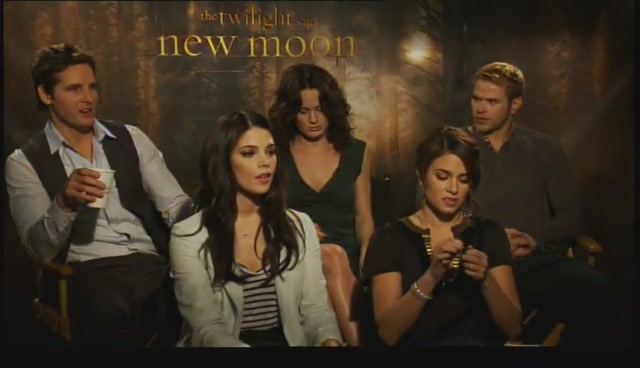 Ashley-Greene-dot-nl_NewMooninterview-TheMovieGuycom0007.jpg