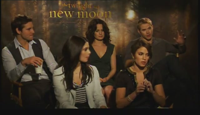 Ashley-Greene-dot-nl_NewMooninterview-TheMovieGuycom0025.jpg