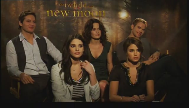 Ashley-Greene-dot-nl_NewMooninterview-TheMovieGuycom0032.jpg