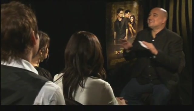 Ashley-Greene-dot-nl_NewMooninterview-TheMovieGuycom0069.jpg