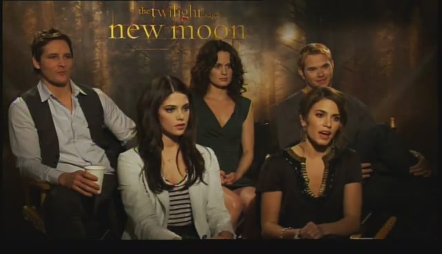Ashley-Greene-dot-nl_NewMooninterview-TheMovieGuycom0080.jpg