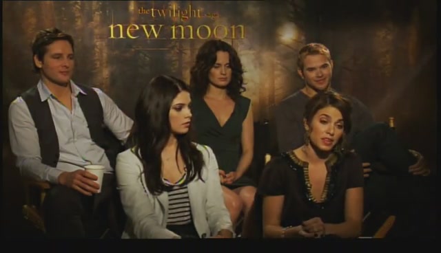 Ashley-Greene-dot-nl_NewMooninterview-TheMovieGuycom0081.jpg