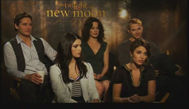 Ashley-Greene-dot-nl_NewMooninterview-TheMovieGuycom0082.jpg