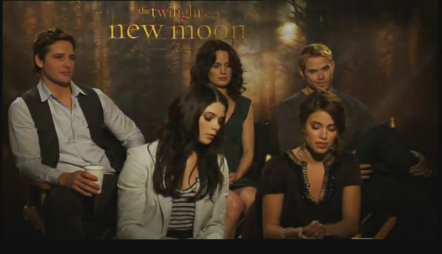 Ashley-Greene-dot-nl_NewMooninterview-TheMovieGuycom0084.jpg