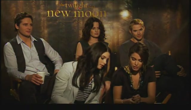 Ashley-Greene-dot-nl_NewMooninterview-TheMovieGuycom0085.jpg