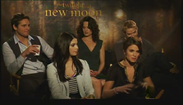 Ashley-Greene-dot-nl_NewMooninterview-TheMovieGuycom0108.jpg