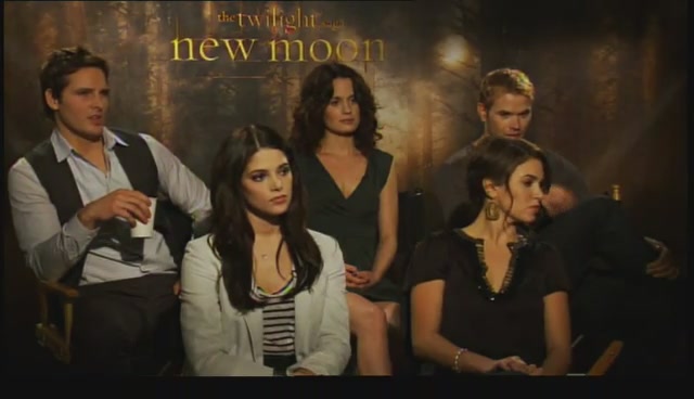 Ashley-Greene-dot-nl_NewMooninterview-TheMovieGuycom0135.jpg