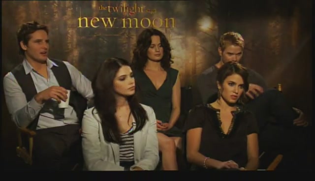 Ashley-Greene-dot-nl_NewMooninterview-TheMovieGuycom0137.jpg
