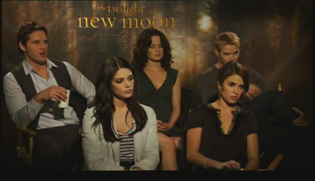 Ashley-Greene-dot-nl_NewMooninterview-TheMovieGuycom0138.jpg