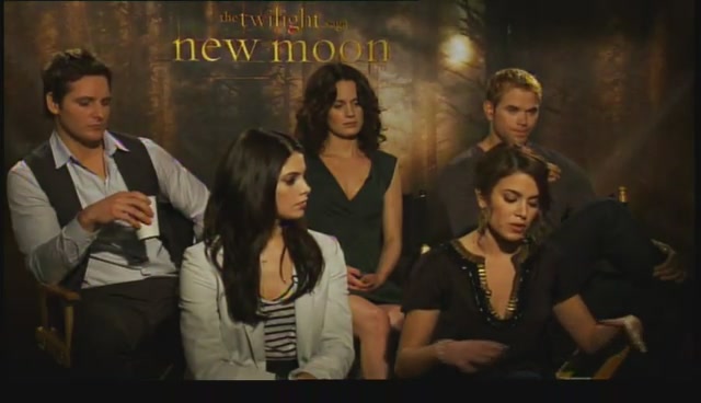 Ashley-Greene-dot-nl_NewMooninterview-TheMovieGuycom0147.jpg