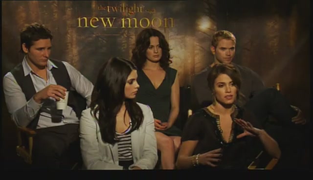 Ashley-Greene-dot-nl_NewMooninterview-TheMovieGuycom0153.jpg