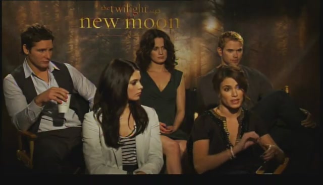 Ashley-Greene-dot-nl_NewMooninterview-TheMovieGuycom0154.jpg