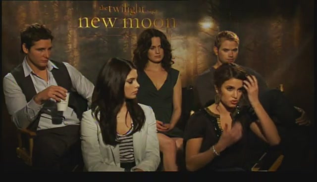 Ashley-Greene-dot-nl_NewMooninterview-TheMovieGuycom0156.jpg