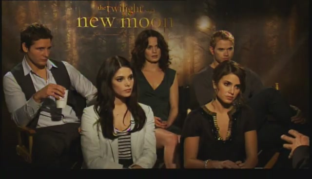 Ashley-Greene-dot-nl_NewMooninterview-TheMovieGuycom0162.jpg